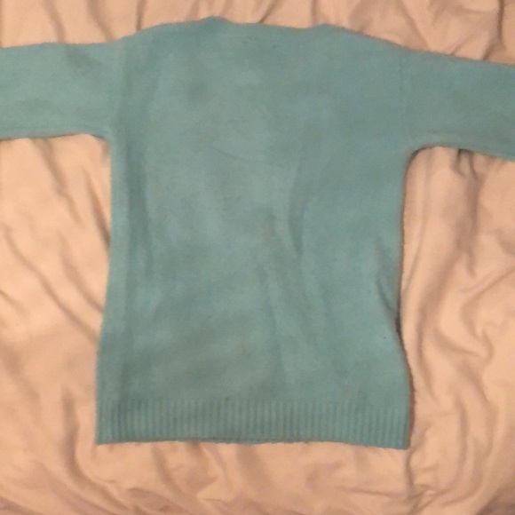 Turquoise sweater with big silver/white sequence heart - Picture 6 of 6